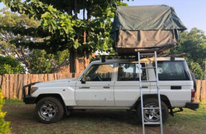 Hardtop with a single rooftop tent
