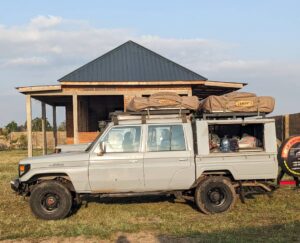 landcruiser double can with canopy